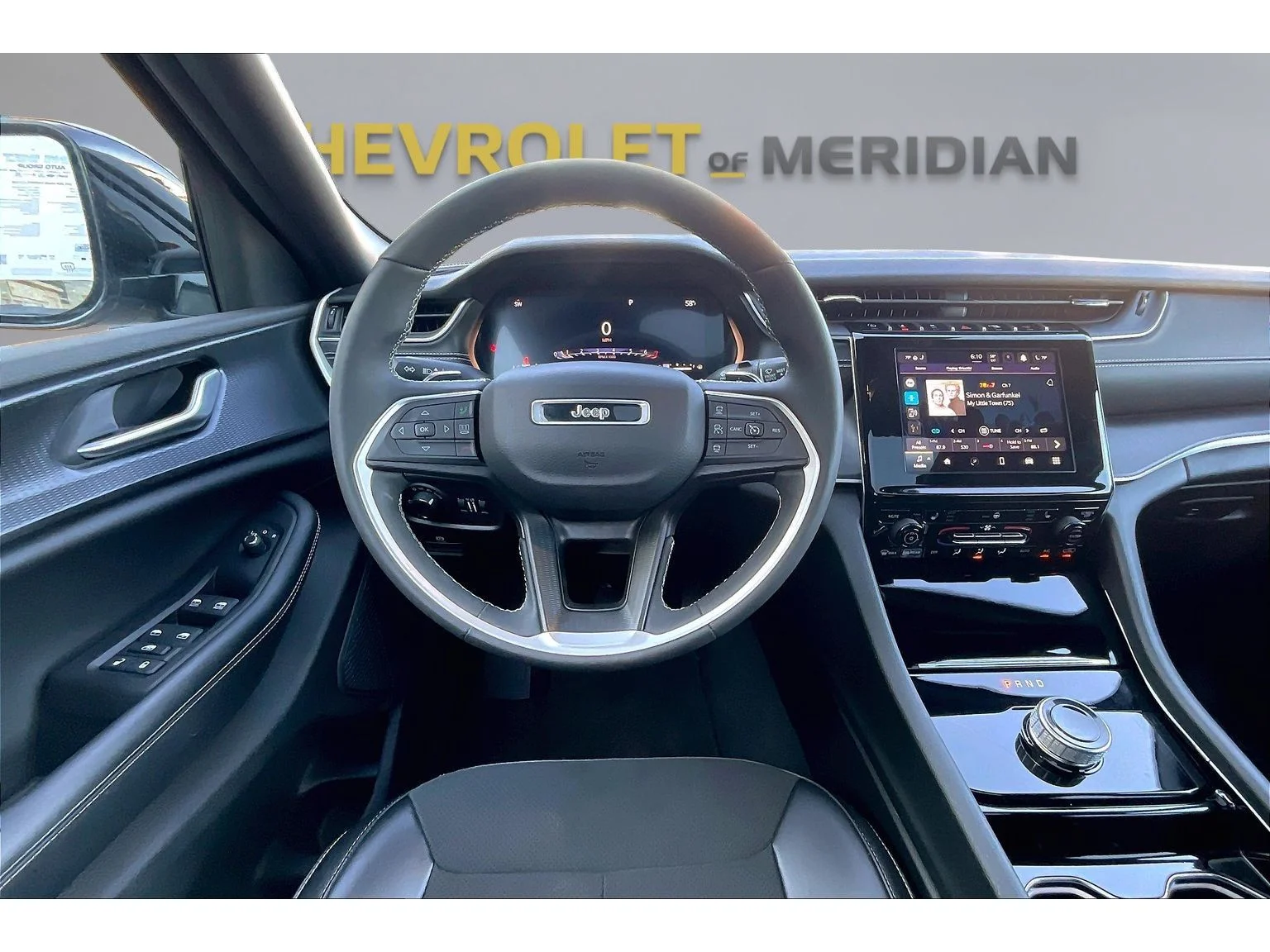 Used 2023 Silver Jeep Altitude image 5