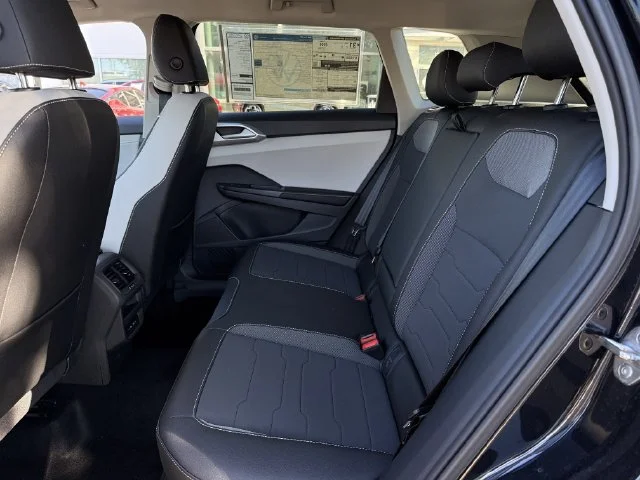 New 2026 Black Volkswagen 1.5T SE image 21