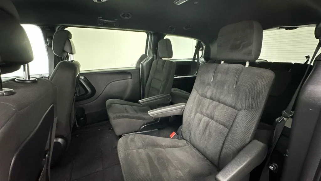 Used 2019 Silver Dodge SE image 10