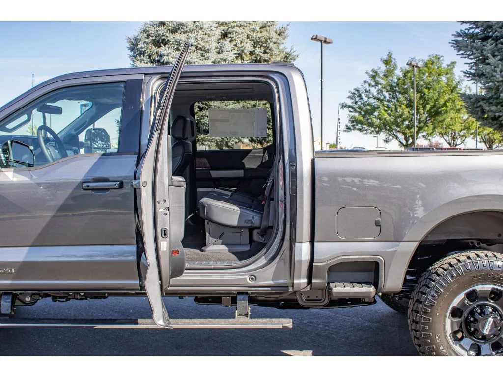 New 2026 Carbonized Gray Metallic Ford F-350® Lariat® image 17
