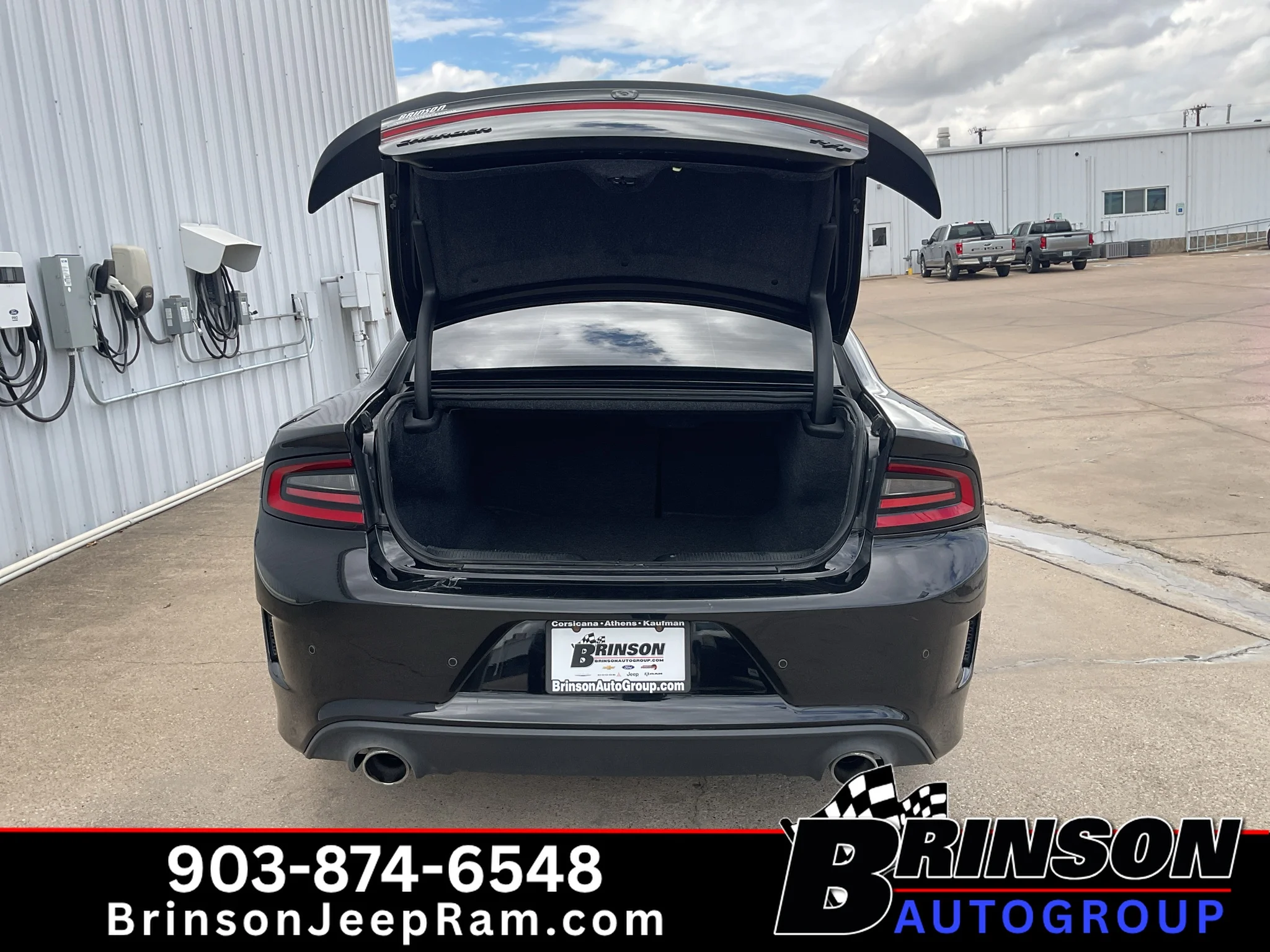 Used 2022 Pitch Black Clearcoat Dodge R/T image 10