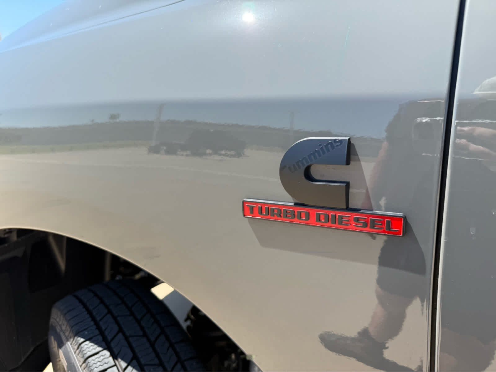 New 2026 Ceramic Gray Clear-Coat Exterior Paint RAM Laramie image 13