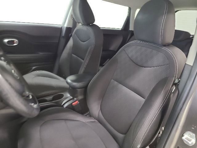 Used 2015 Titanium Gray Kia  image 12