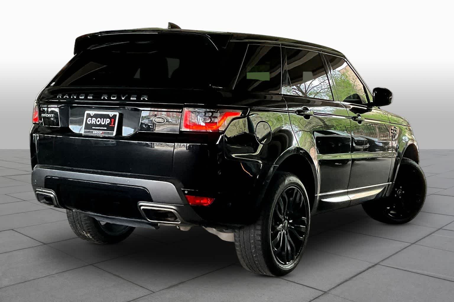 Used 2022 Santorini Black Metallic Land Rover HSE Silver Edition image 12