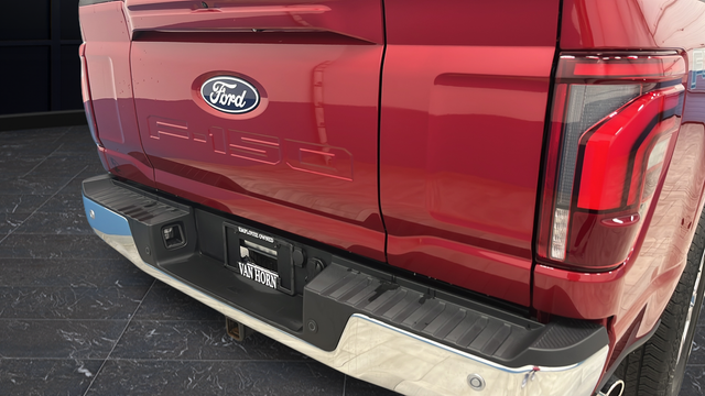 Used 2025 Rapid Red Metallic Tinted Clearcoat Ford Lariat image 41