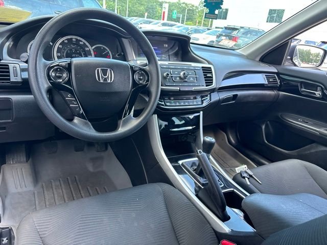 Used 2017 Gray Honda LX image 13