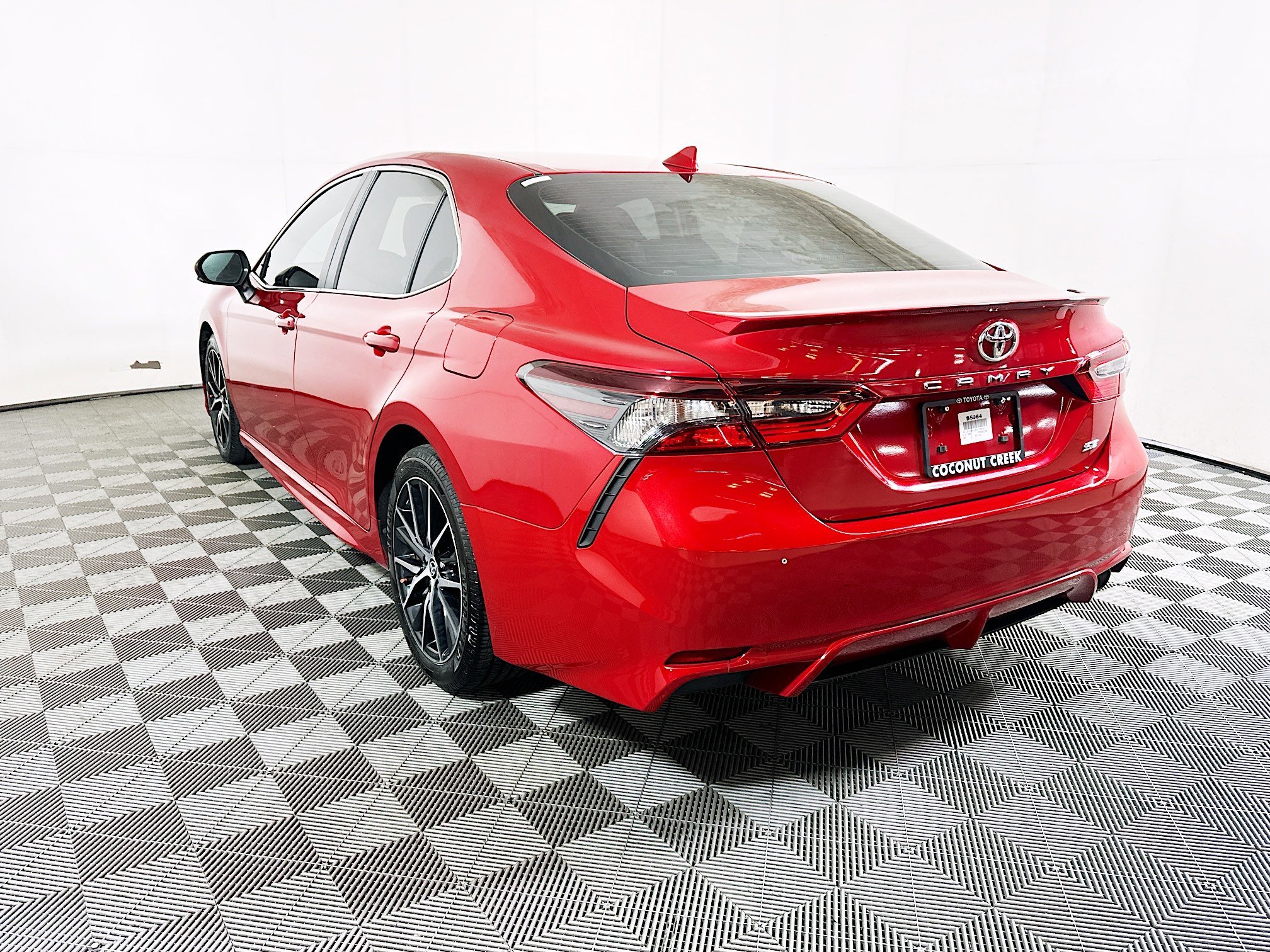2023 Toyota Camry thumbnail 7
