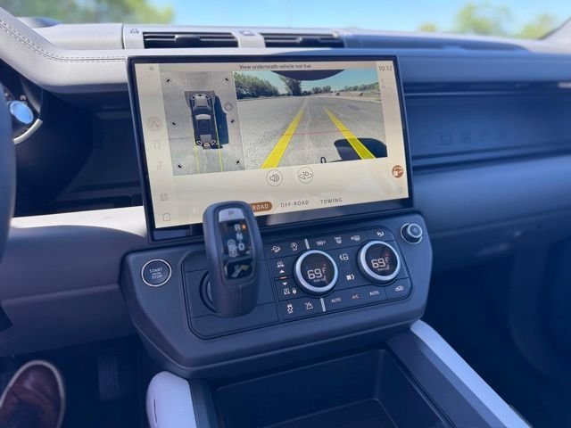 New 2026 Tasman Blue LAND ROVER X-Dynamic SE image 17