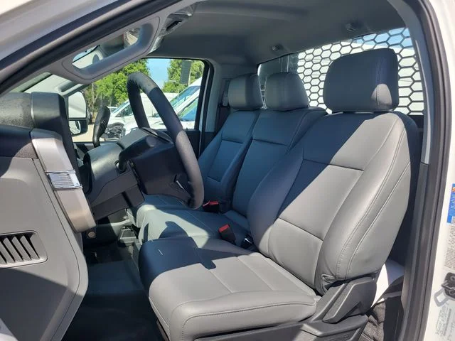 New 2025 Oxford White Ford XL image 13