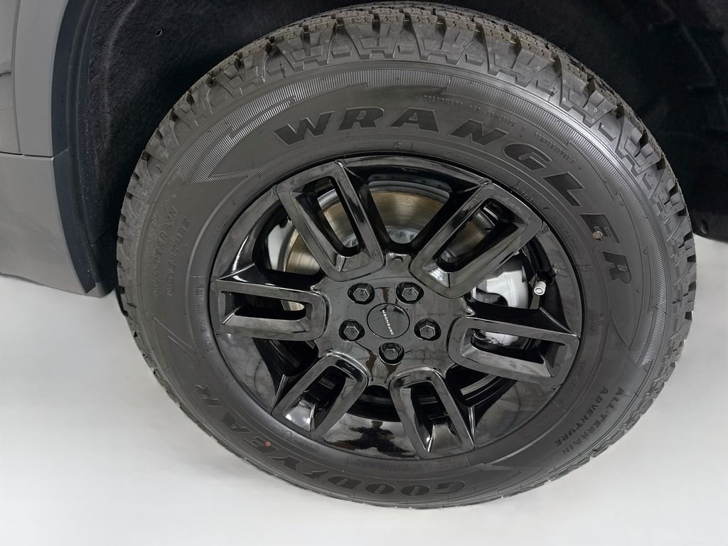 New 2026 Santorini Black Land Rover S image 31