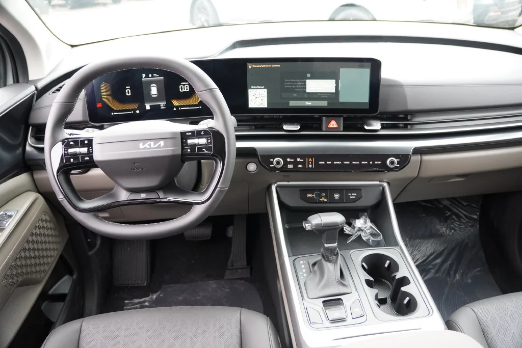New 2027 Ceramic Silver Kia LXS image 13