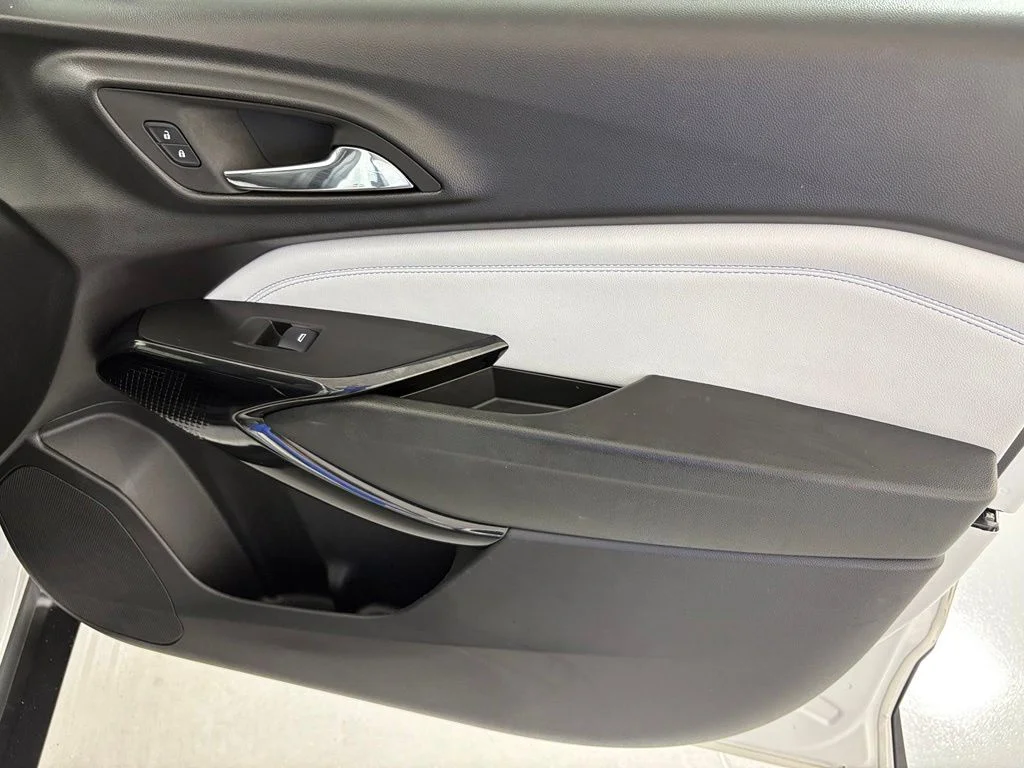 Used 2025 White Chevrolet LT image 44