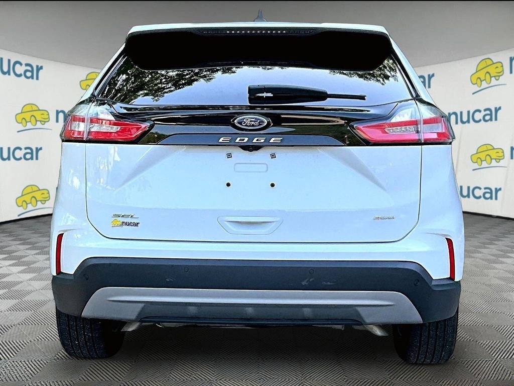 Used 2022 White Ford SEL image 5
