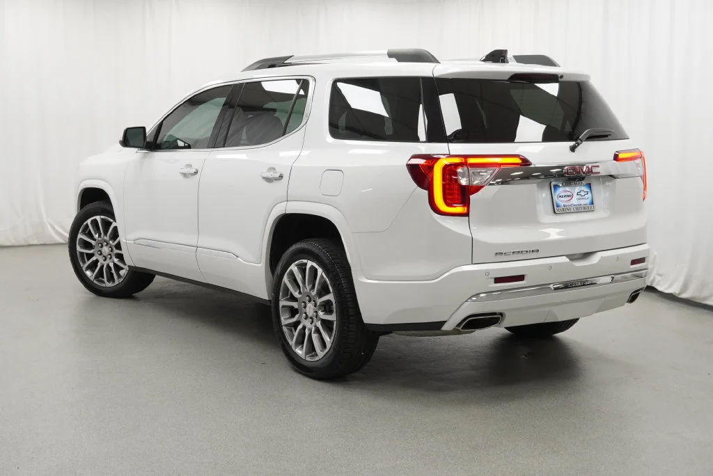 Used 2023 White Frost Tricoat GMC Denali image 10