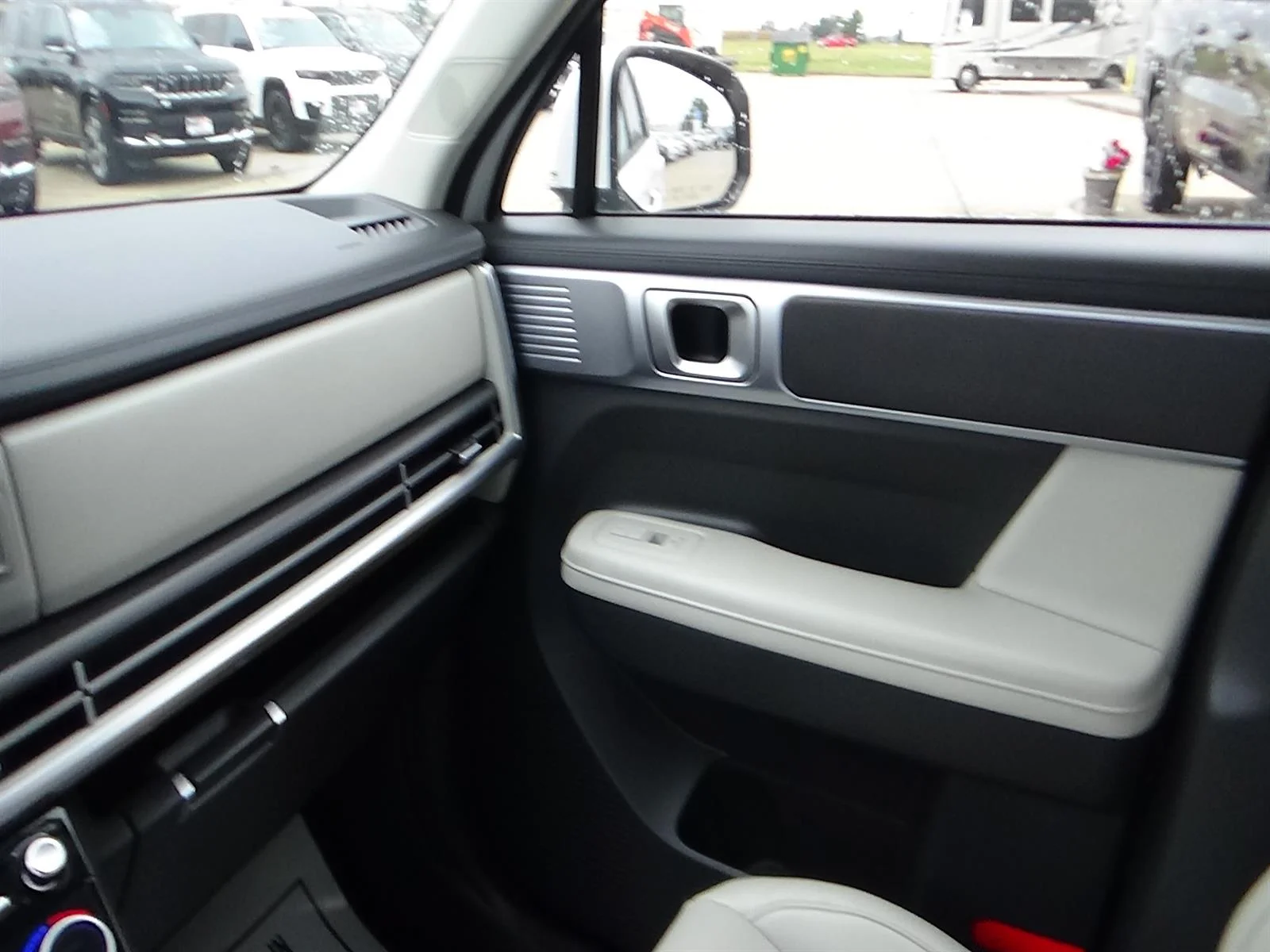 Used 2026 Serenity White Pearl (w6h) Hyundai SEL image 31