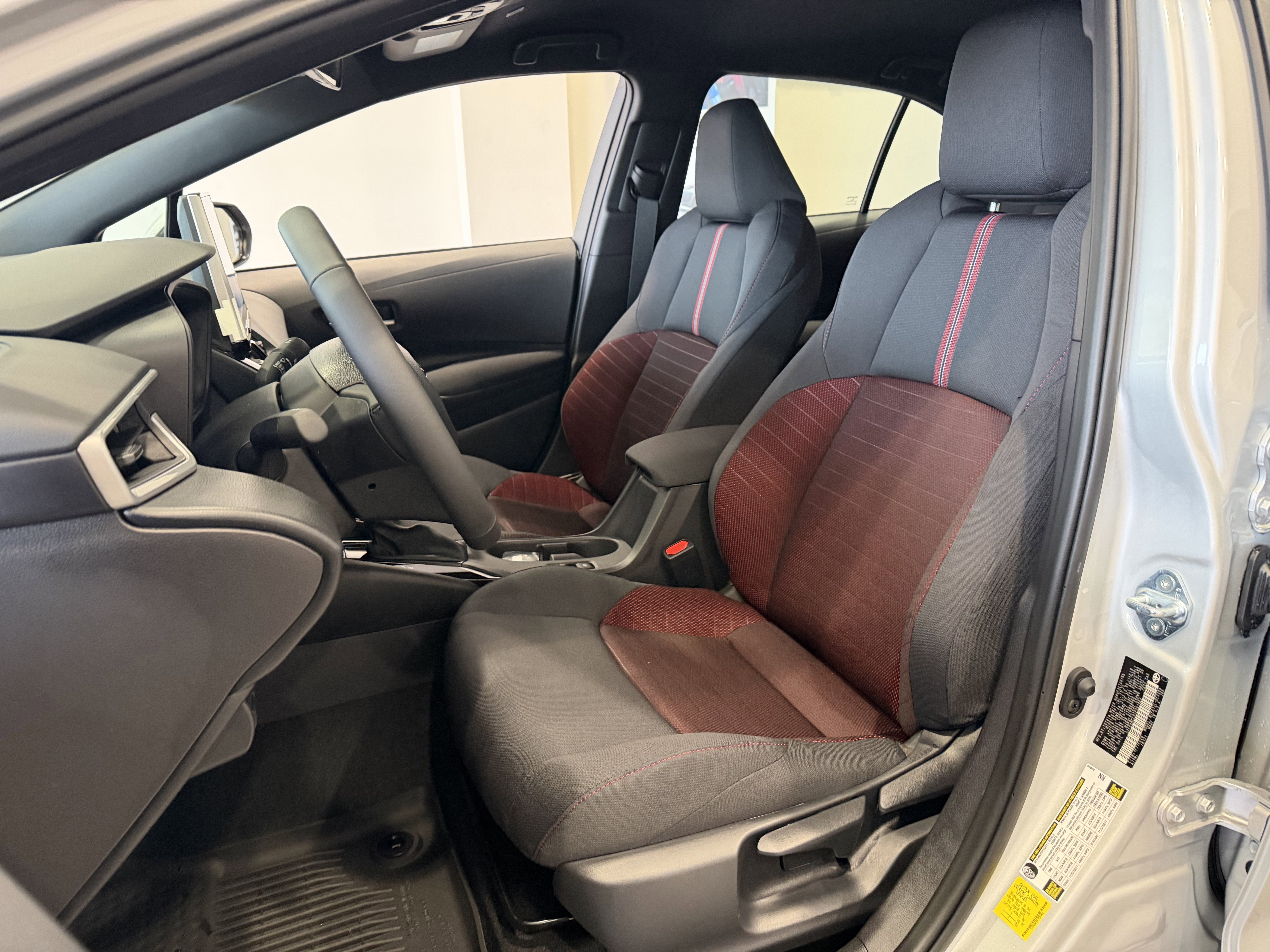 2026 Toyota Corolla SE - Photo 31