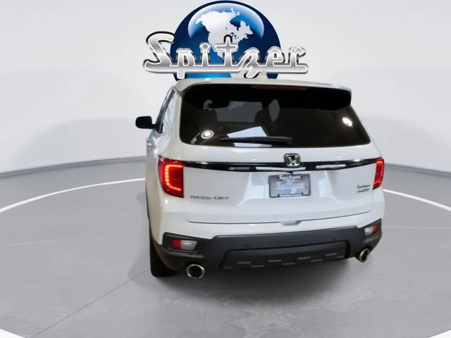 Used 2024 White Honda EX-L image 8