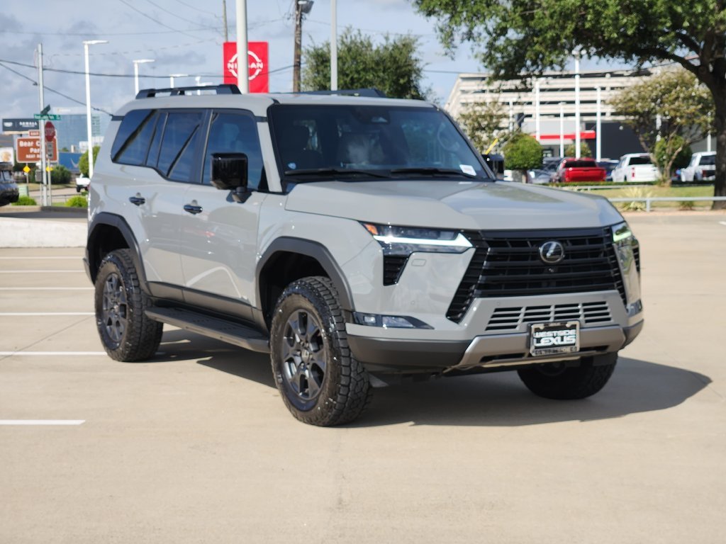 Certified Used 2025 Incognito Lexus 550 Overtrail image 3