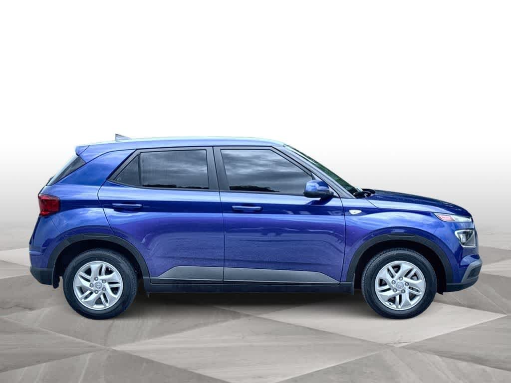 Used 2021 Intense Blue Hyundai SE image 9