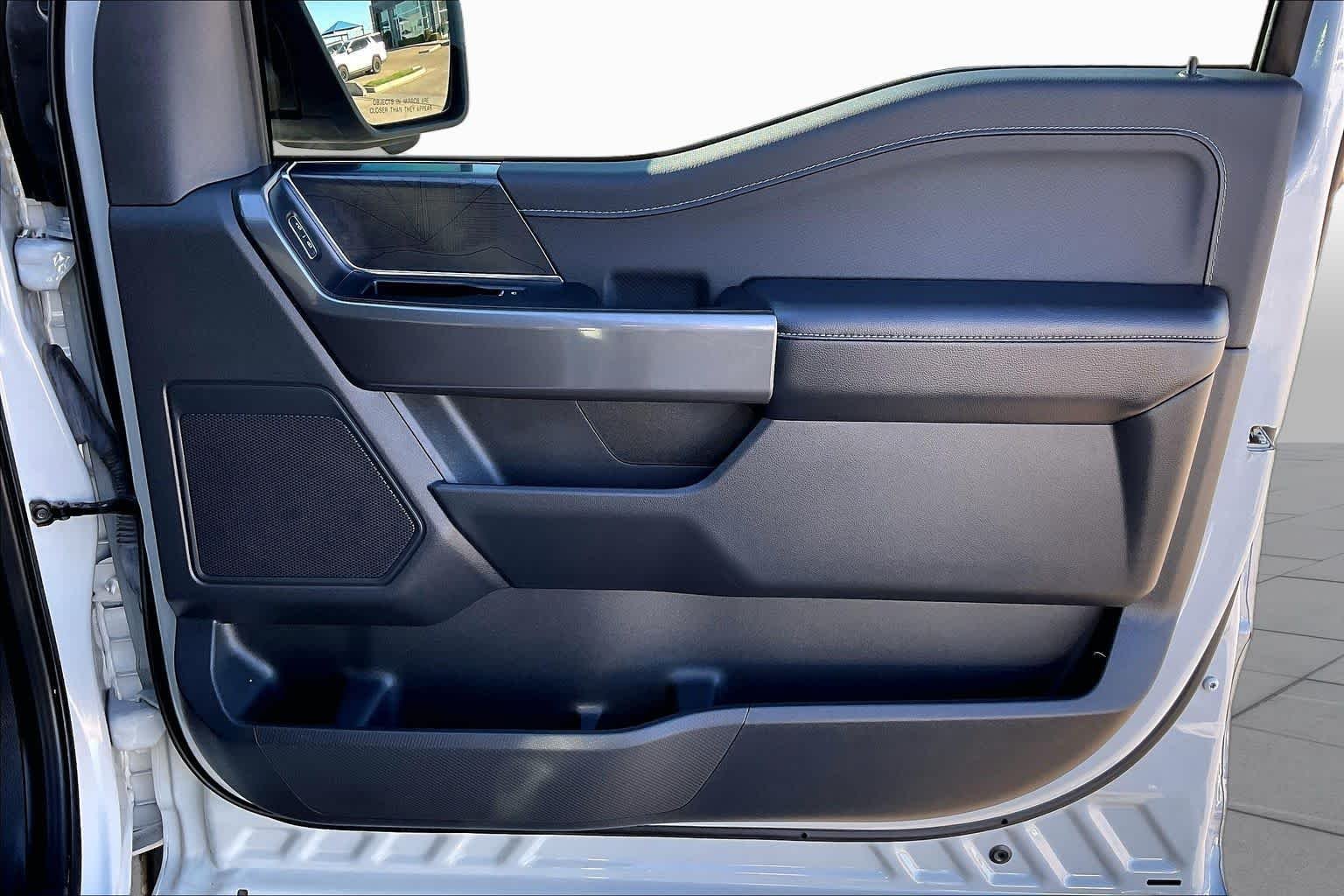 Used 2023 Avalanche Gray Ford XLT image 22