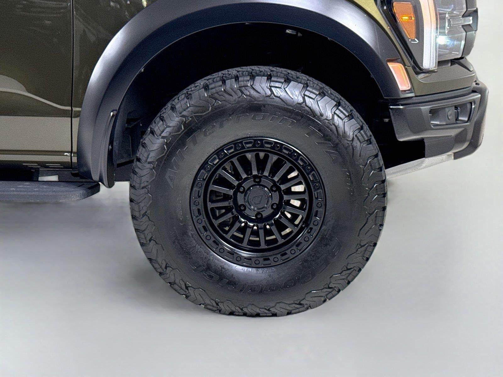 Used 2024 Shelter Green Ford Raptor R image 37