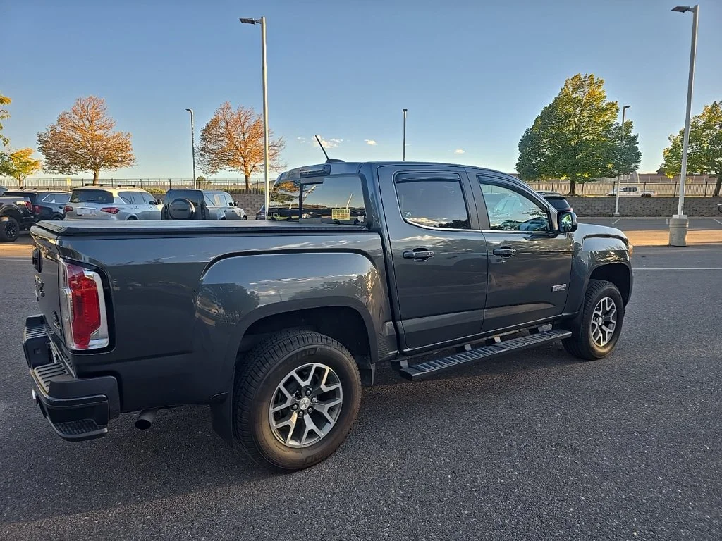 Used 2015 Cyber Gray Metallic GMC SLE1 image 4