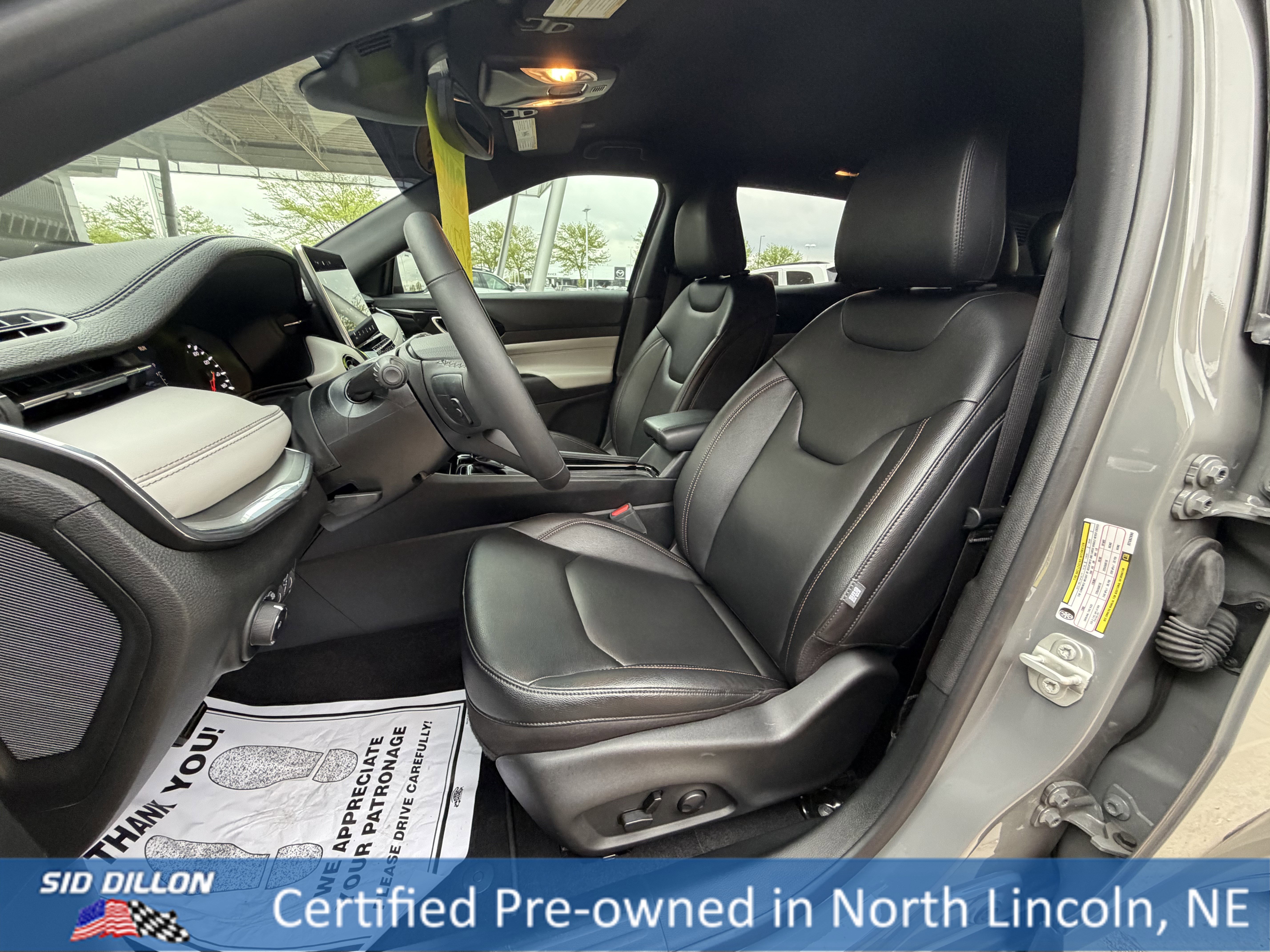 Used 2024 Sting-Gray Clearcoat Jeep Limited image 20