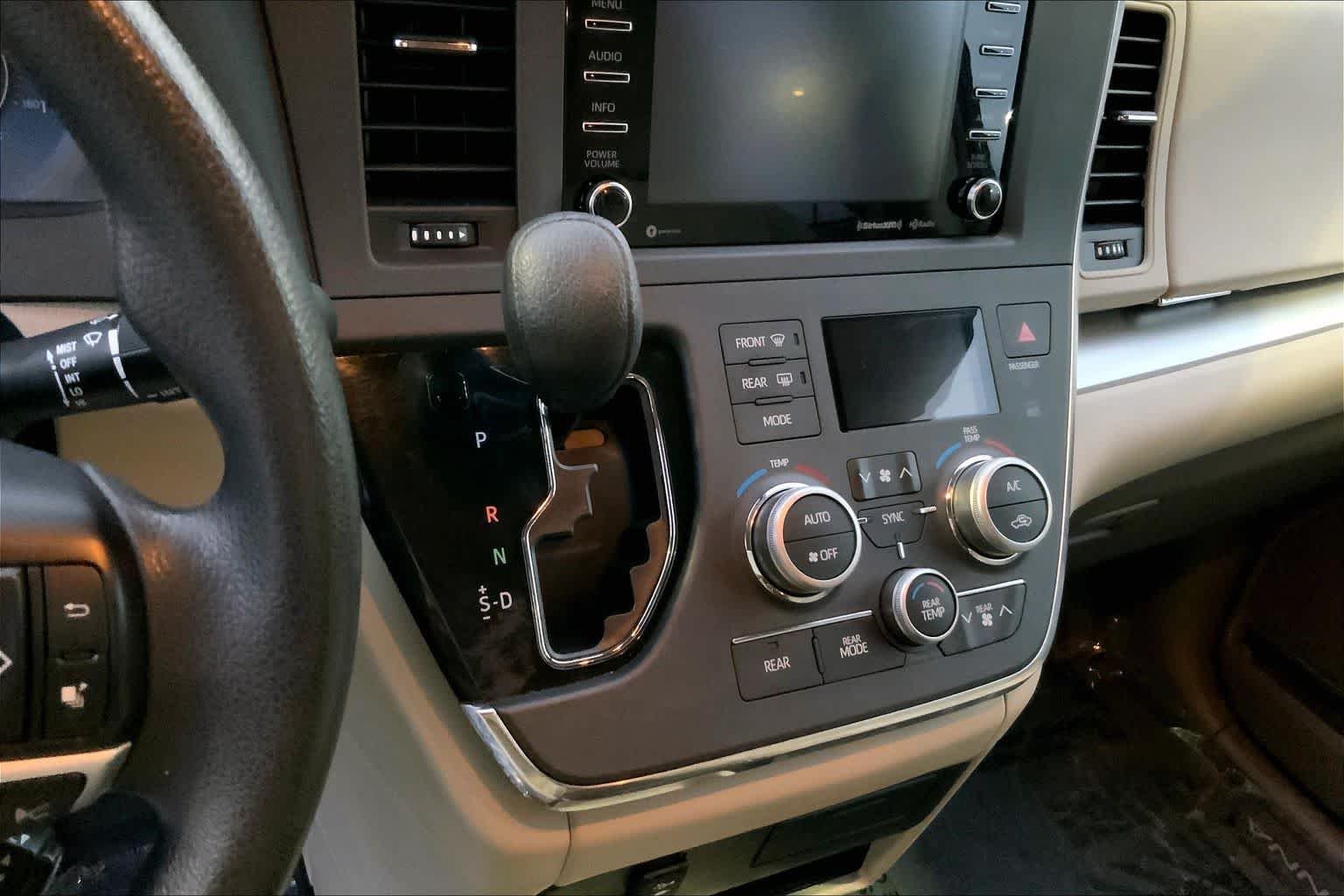 Used 2018 Midnight Black Metallic Toyota LE Auto Access Seat image 14