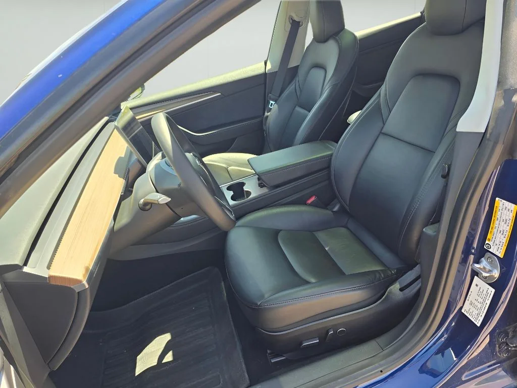 Used 2022 Deep Blue Metallic Tesla Base image 20