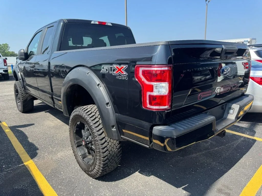 Used 2018 Shadow Black Ford XL image 9
