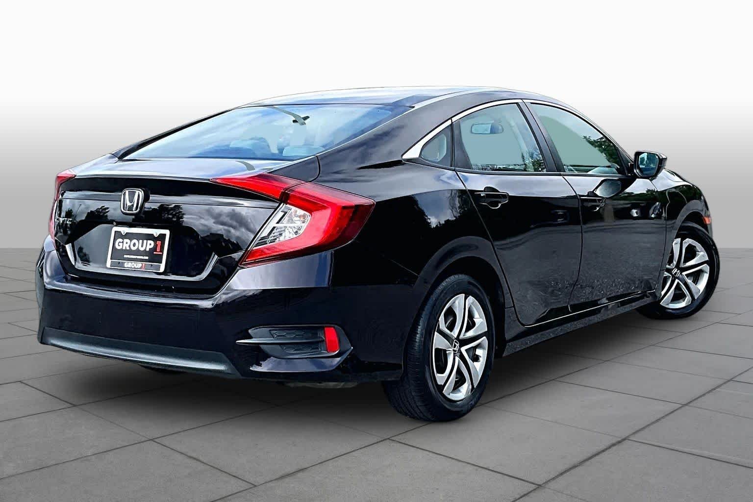 Used 2016  Honda LX image 13