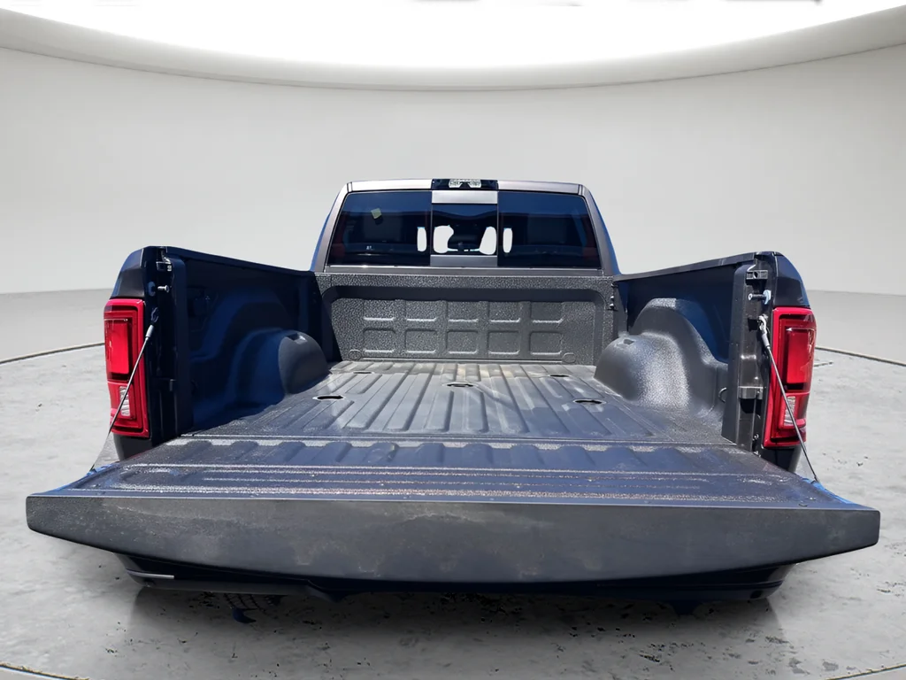 New 2026 Granite Crystal Metallic Clear-Coat Exterior Paint RAM Laramie image 27