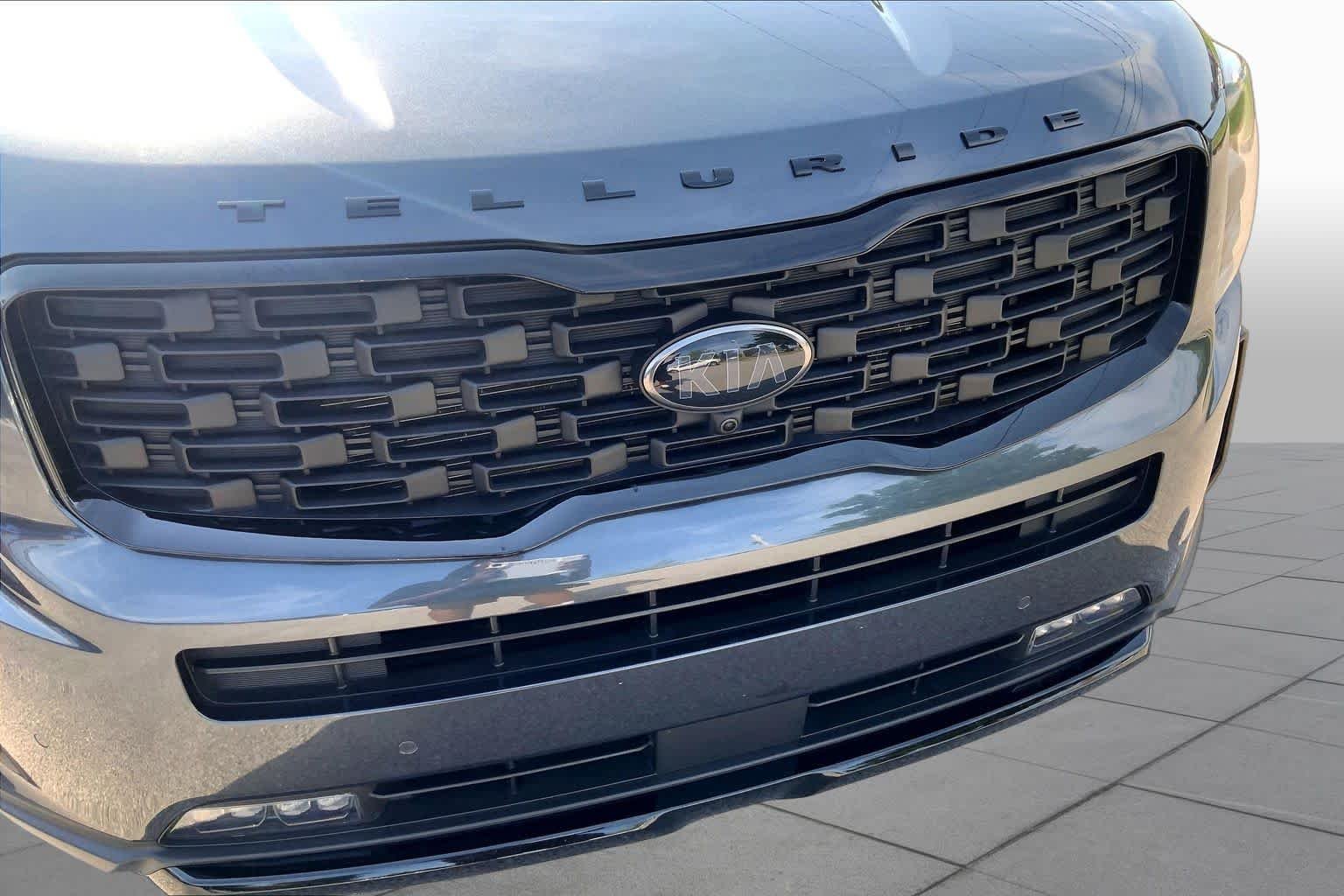 Used 2021 Gravity Grey Kia SX image 28