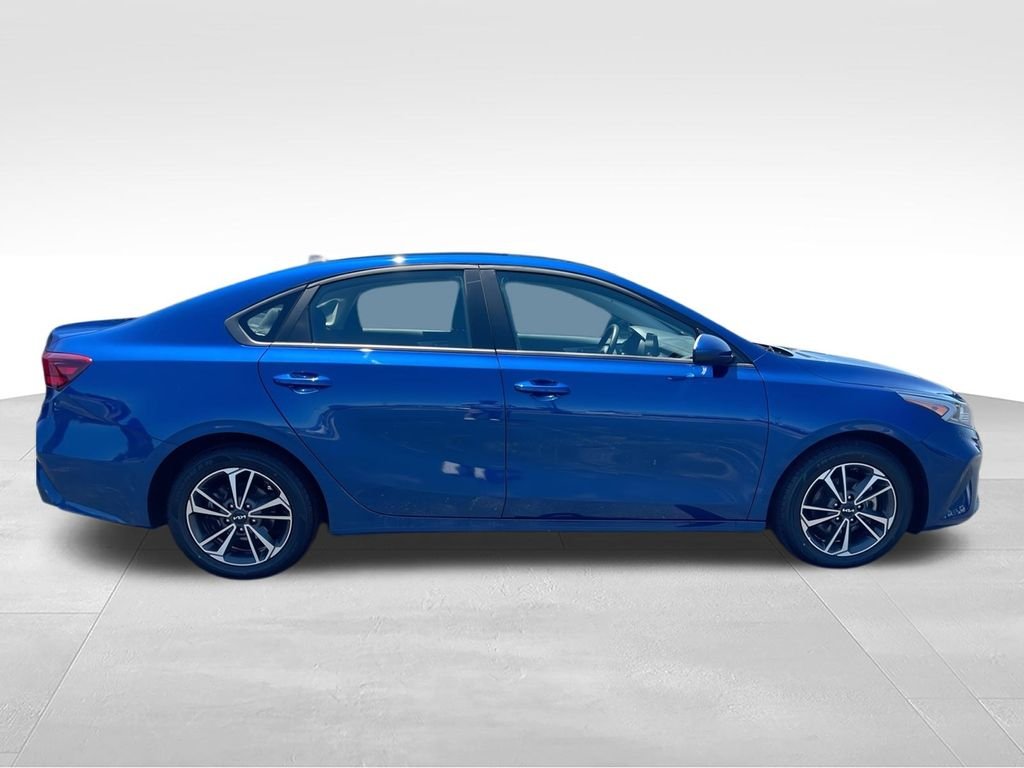 Used 2024 Blue Kia LXS image 9