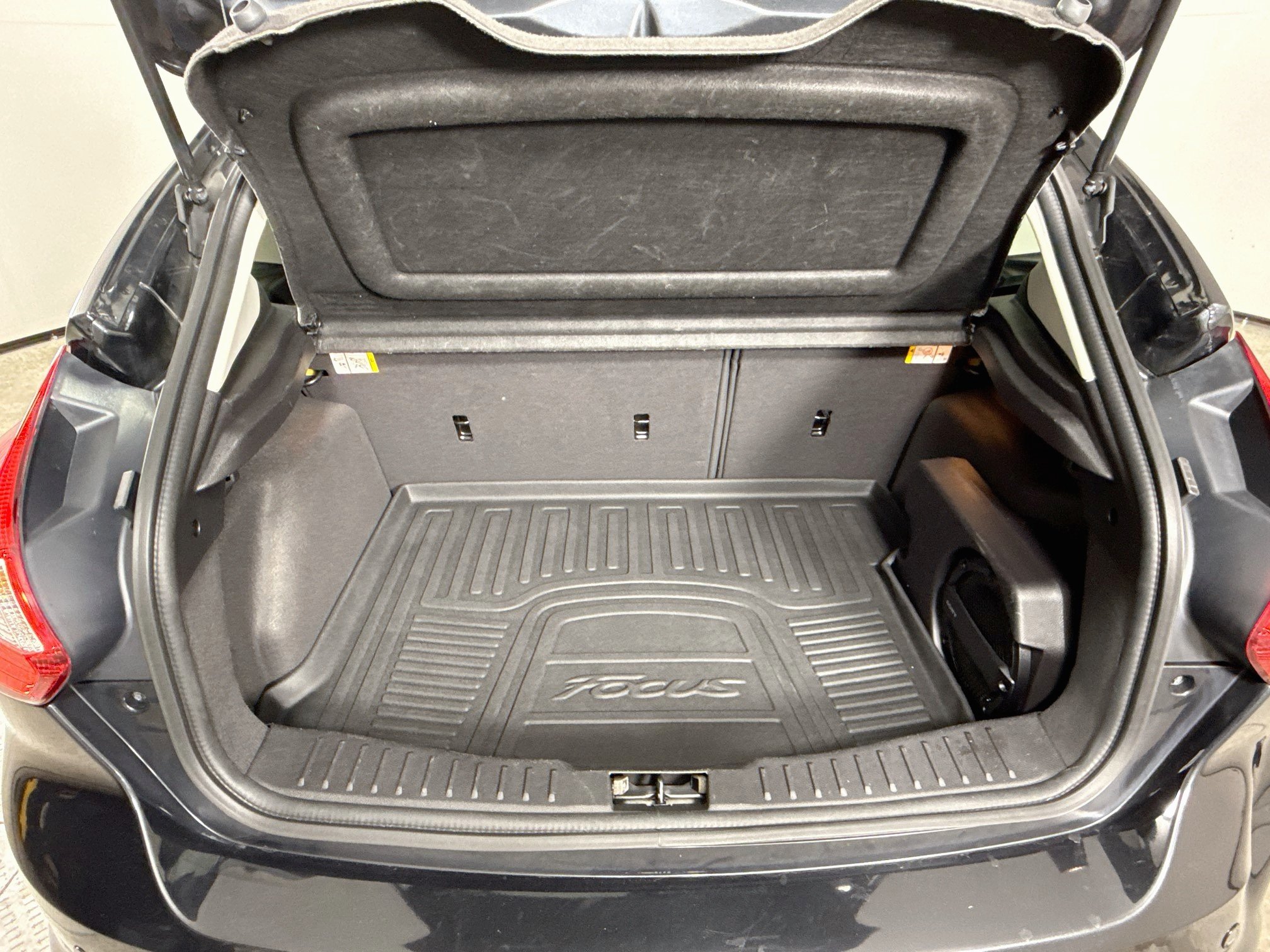 Used 2014 Tuxedo Black Metallic Ford Titanium image 25