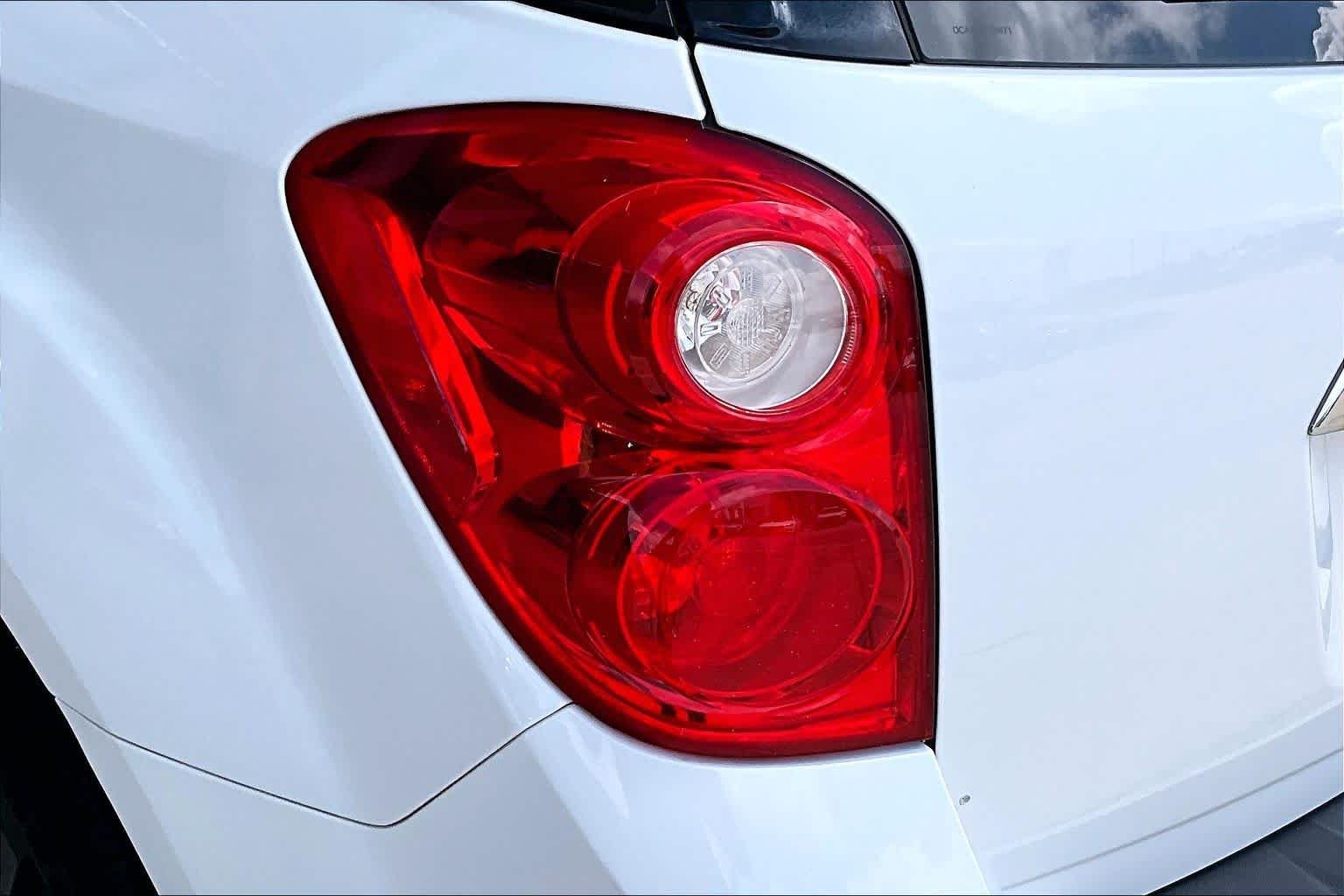 Used 2015 Summit White Chevrolet LS image 25