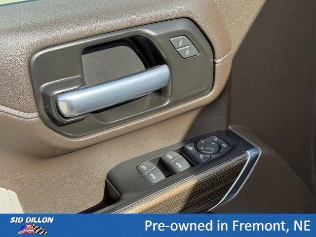 Used 2022 Northsky Blue Metallic Chevrolet LT image 15