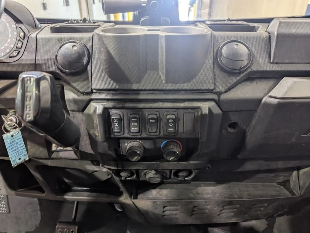 Used 2021 WHITE Polaris Premium image 8