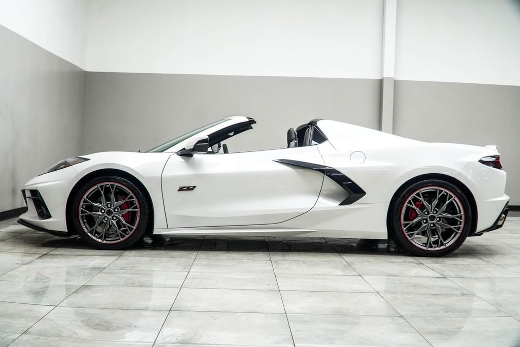 Used 2023 White Chevrolet Stingray image 13