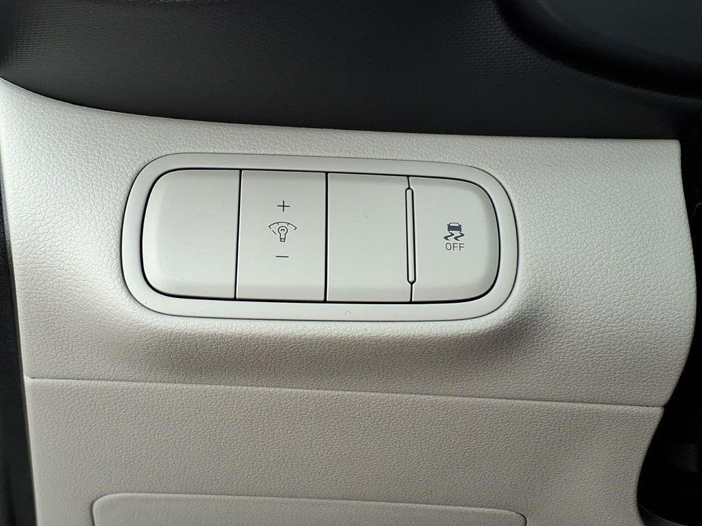 New 2026 Silver Hyundai SEL image 17