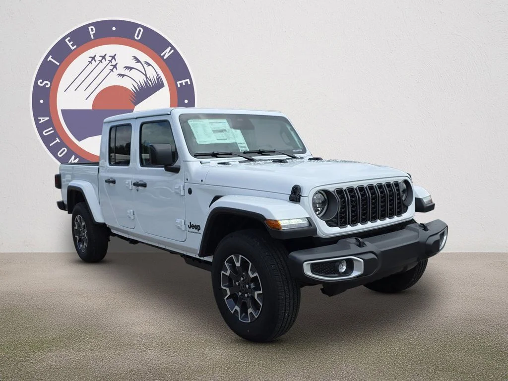 New 2026 Bright White Clear-Coat Exterior Paint Jeep Sahara image 2