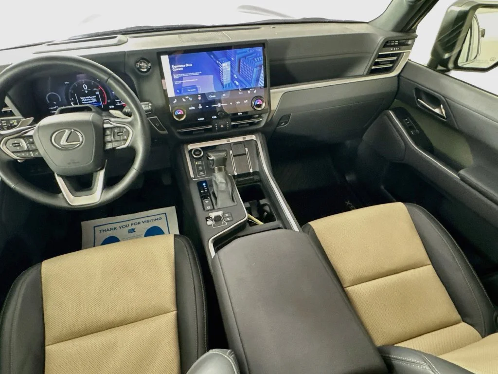 Used 2025 Green Pearl Lexus 550 Overtrail image 29