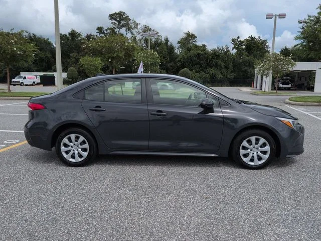 Certified Used 2025  Toyota LE image 3