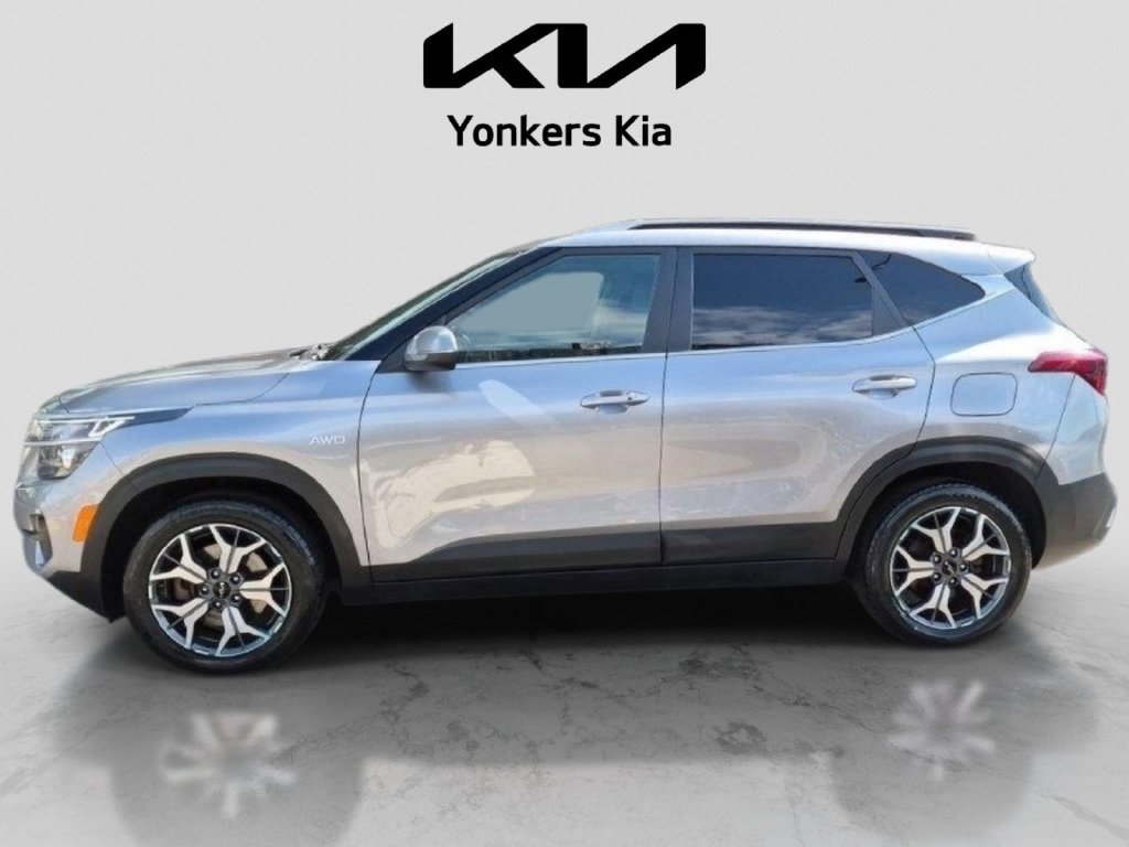 Used 2022 Gray Kia EX image 7