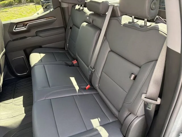 New 2026 Sterling Metallic GMC Elevation image 13