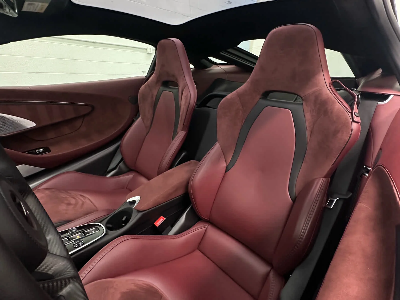 Used 2025 Anthracite McLaren  image 12