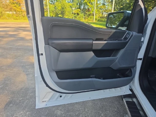 New 2026 Oxford White Ford XLT image 42