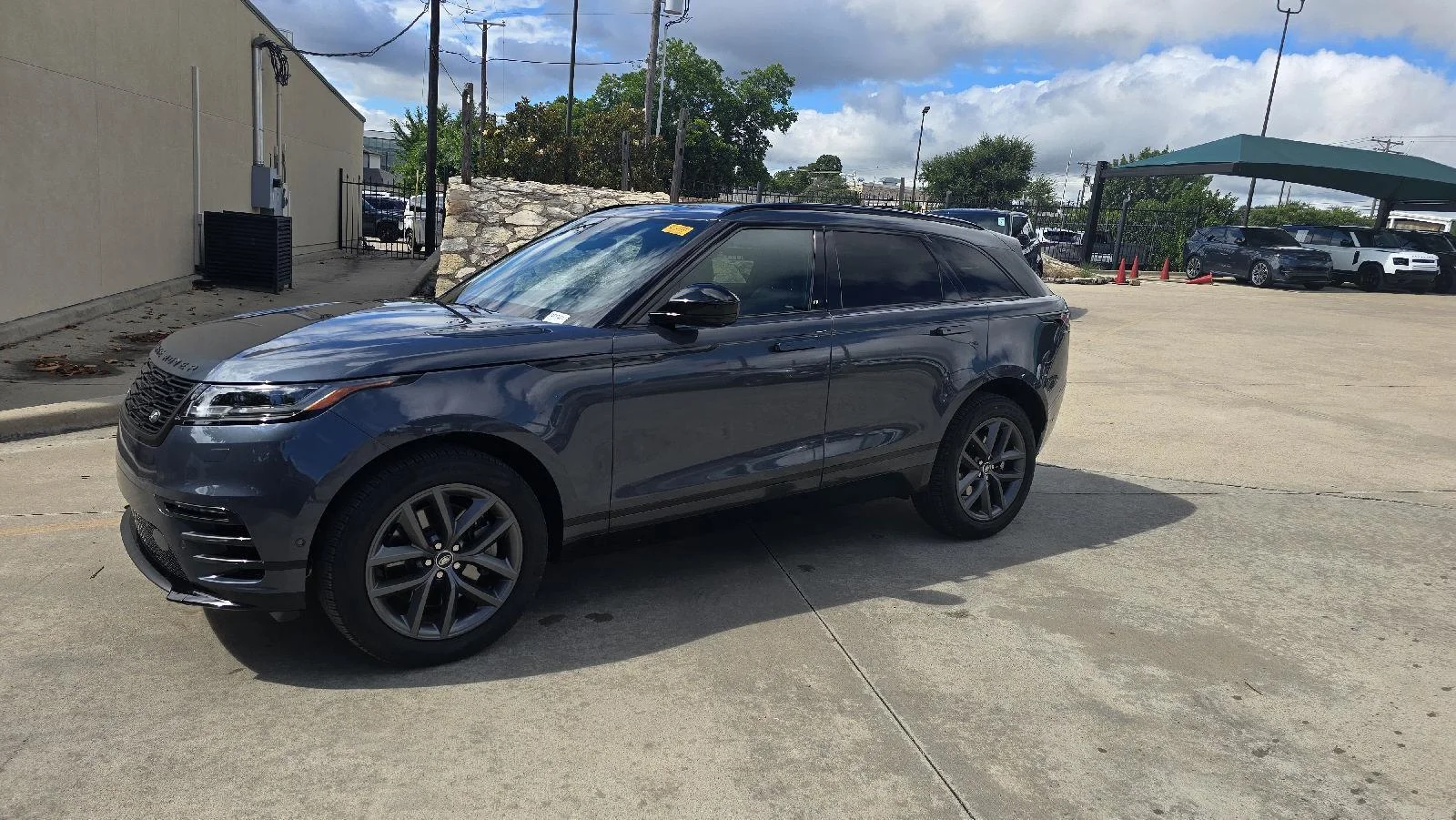 2026 Land Rover Range Rover Velar's photo