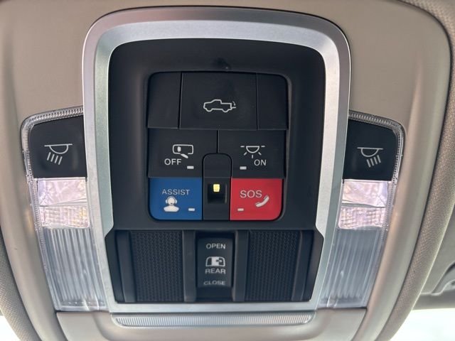 Used 2022 White Ram Laramie image 39