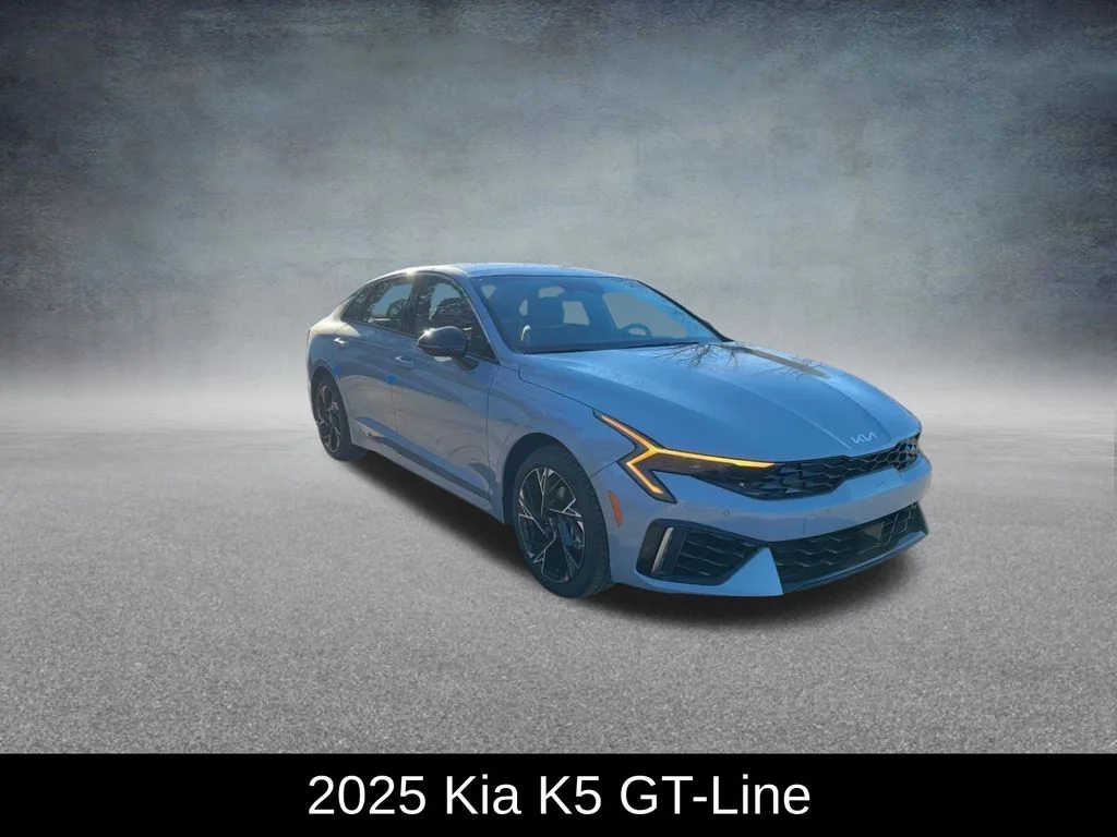 Used 2025 Gray Kia GT-Line image 3